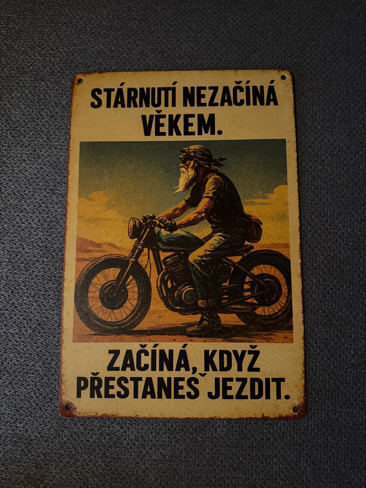 STÁRNUTÍ NEZAČÍNA VĚKEM...