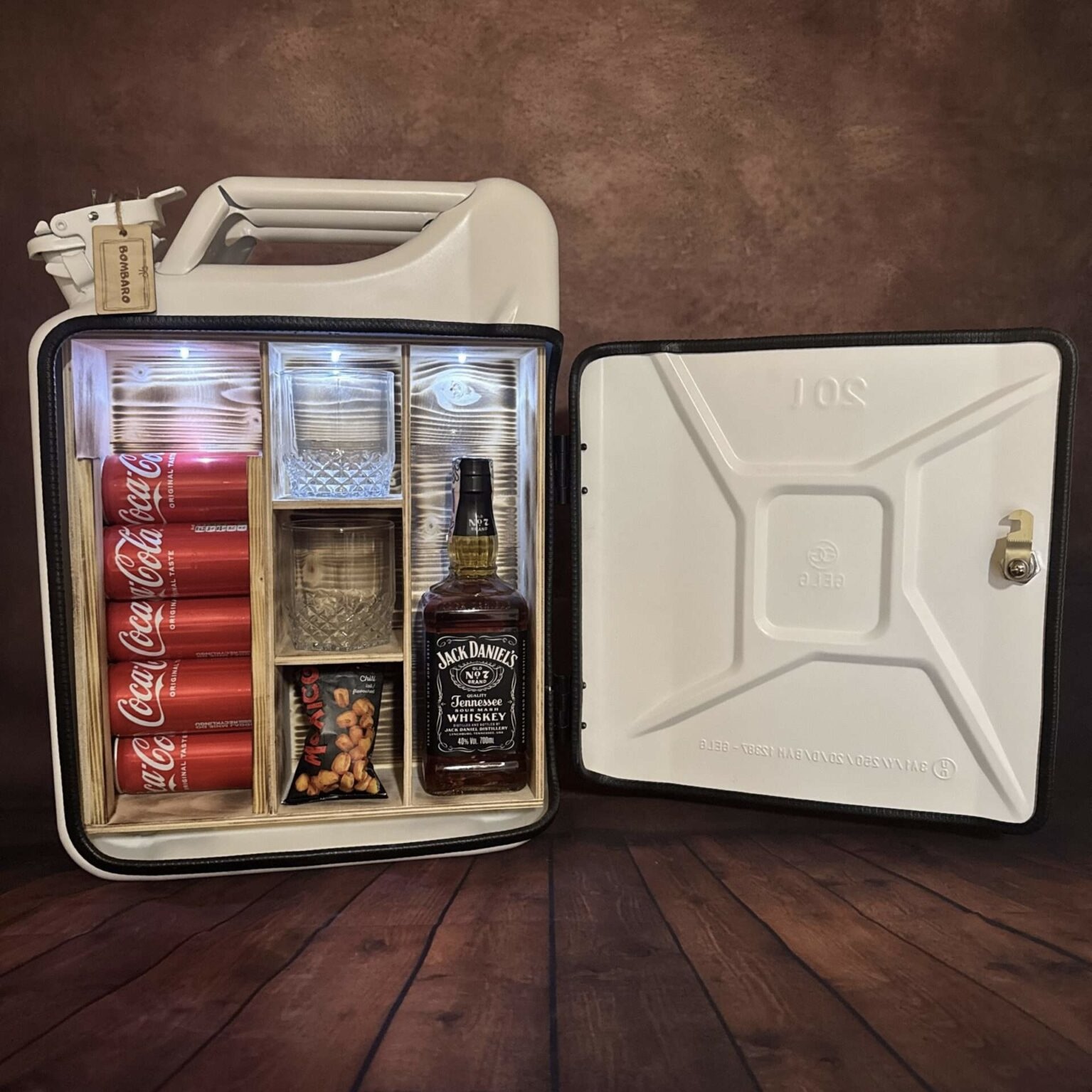 Biely Kanister bar (Tretinkový model)
