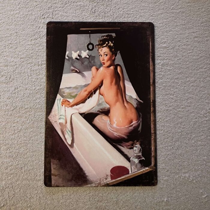 HOUSEWIFE